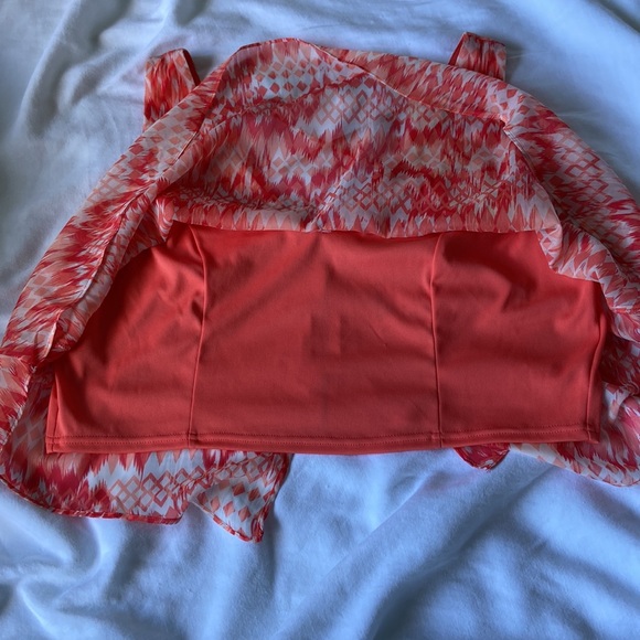 NWT Guess Fluted coral top - Picture 6 of 7